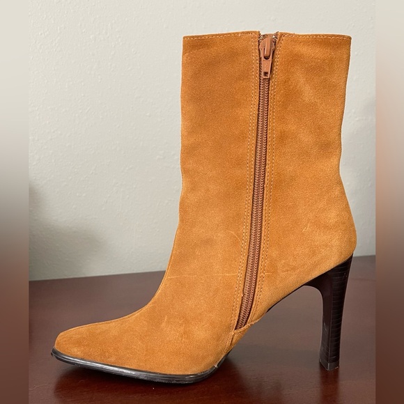 Predictions Leather Collection Tan Suede Fringe Heeled Booties - Size 7 - Picture 7 of 16